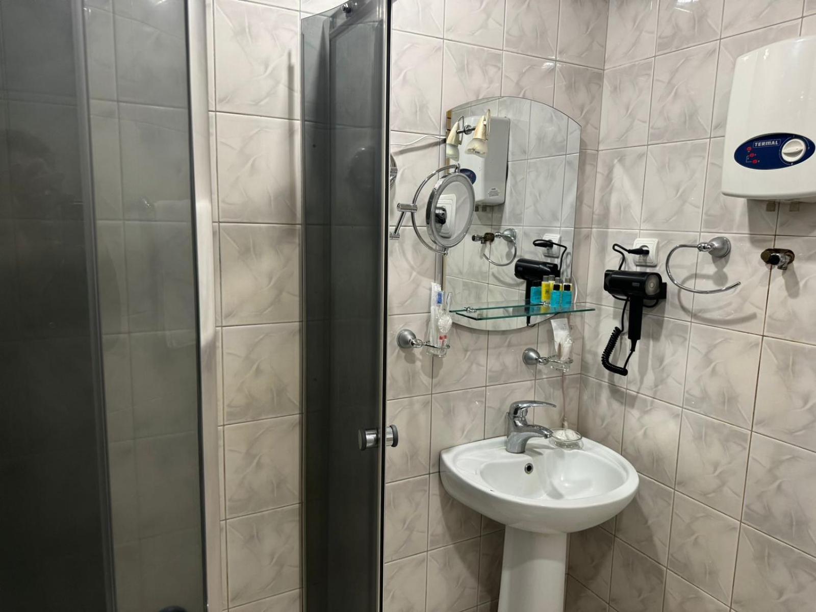 Lalaner Hotel Sisian Cameră foto
